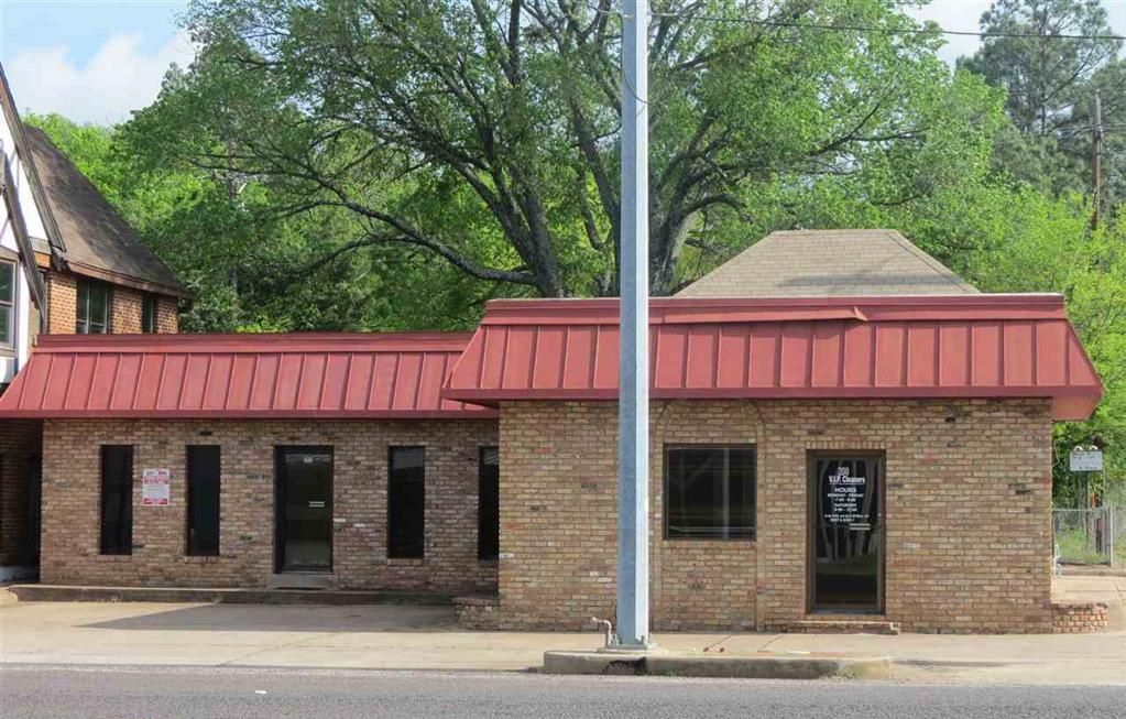 200 W Broad St, Mineola, TX 75773